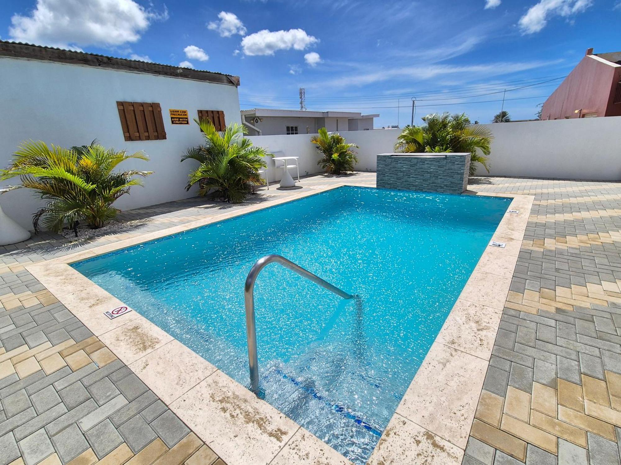 Ocean Breeze Apartments In Aruba Ораньестад Экстерьер фото